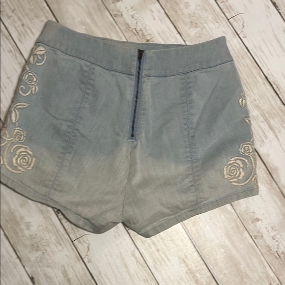 Kimichi Blue Embroidered Denim Women Shorts 4 - Picture 6 of 6